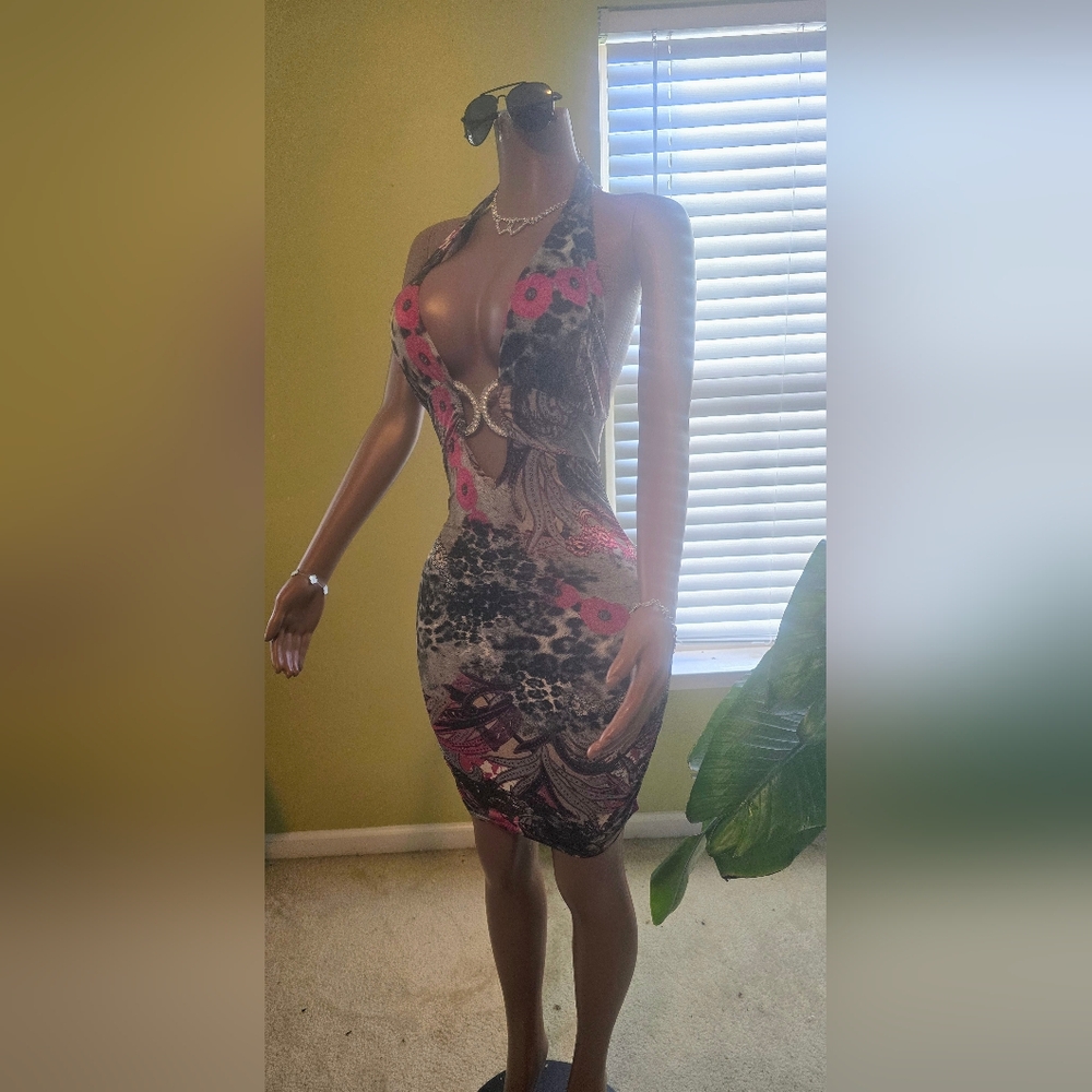 Chic Backless Multicolor Dress - image 4